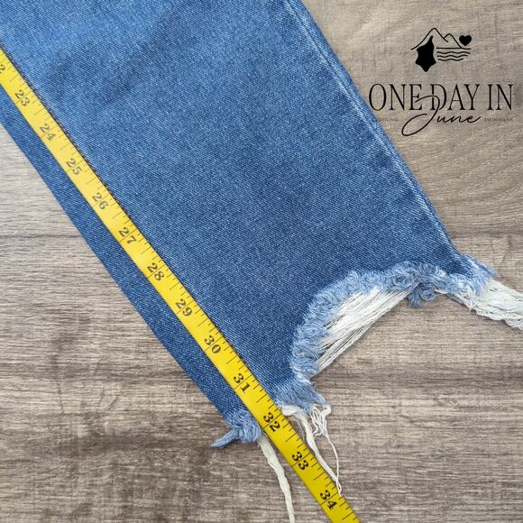 Missguided Riot Distressed Hem Jeans Size 8 - Picture 5 of 6